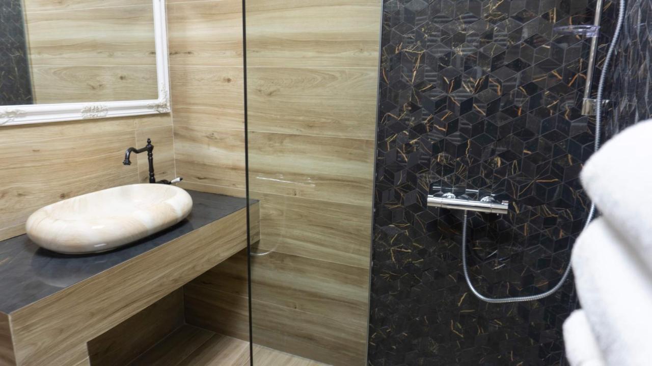M Rooms Bucureşti Ngoại thất bức ảnh